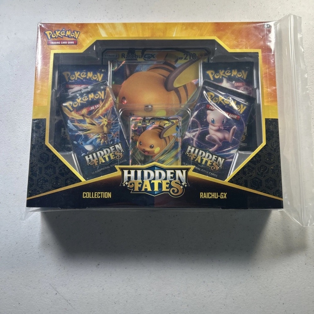 Pokemon Hidden Fates Raichu-GX Collection - Yellow and Black